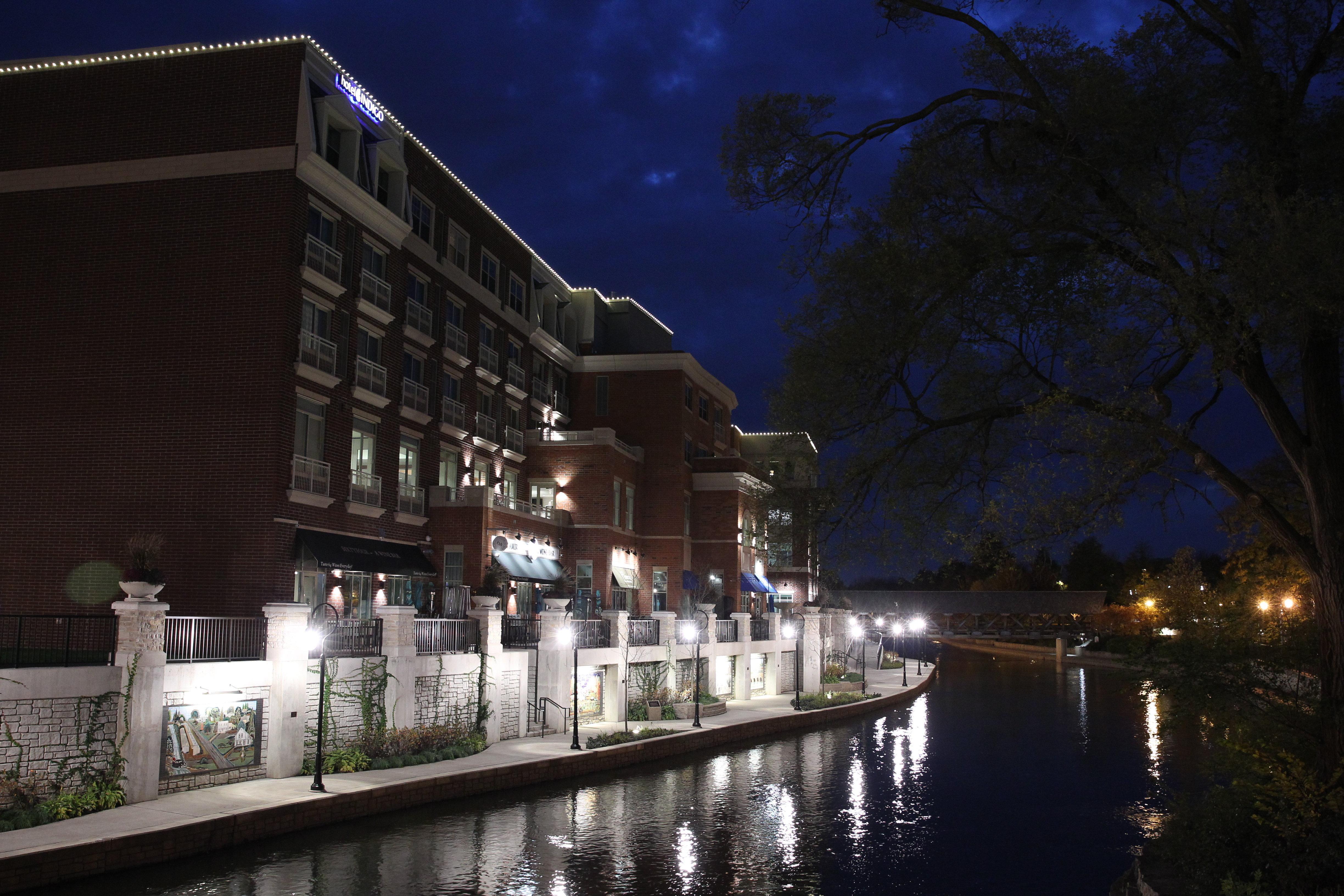 Hotel Indigo Naperville Riverwalk By Ihg Exterior photo